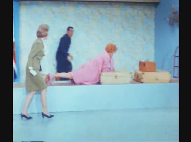 The Lucy Show - Lucy Flies to London